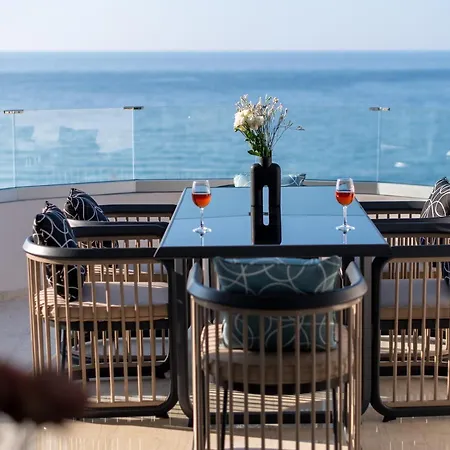 Lost In The View, Luxury With Seaview Apartamento *